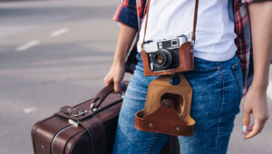 barang wajib yang harus dibawa saat traveling